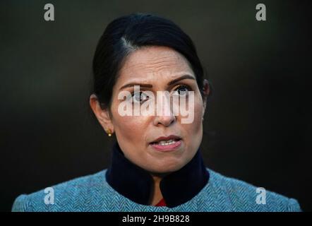 Aktenfoto vom 28/1/2021 von Priti Patel. Boris Johnson wird das Ergebnis einer Klage vor dem Obersten Gerichtshof wegen seiner Entscheidung, Priti Patel nach Anschuldigungen der Mobbing-Anschuldigungen zu verteidigen, erfahren. Die FDA-Gewerkschaft hat eine gerichtliche Überprüfung des Premierministers eingebracht, der letztes Jahr beschlossen hat, gegen die Ergebnisse seines damaligen Beraters zu den Standards der Minister vorzugehen, um den Innenminister zu sichern. Ausgabedatum: Montag, 6. Dezember 2021. Stockfoto