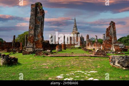 Pagoden, Chedis im Wat Phra Si Sanphet, Historischer Park Ayutthaya, Thailand, Asien Stockfoto