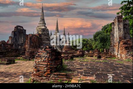 Pagoden, Chedis im Wat Phra Si Sanphet, Historischer Park Ayutthaya, Thailand, Asien Stockfoto