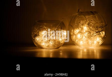 Beleuchtungseinrichtung, Beleuchtung in Glas. Weihnachtsschmuck Stockfoto