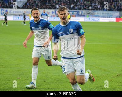 Torfest Jan-Luca Schuler 1.FC Magdeburg im Spiel 1. FC Magdeburg vs. SC Verl DFB Football 15th Matchday 3rd League Season 2021-2022 am 07/ Stockfoto