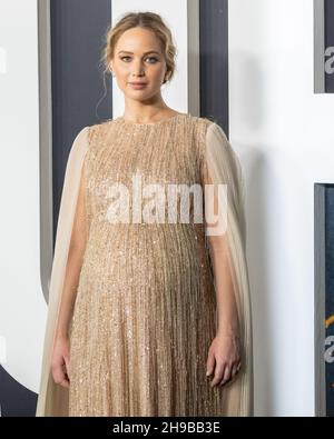 New York, USA. 05th Dez 2021. Jennifer Lawrence nimmt am 5. Dezember 2021 an der Weltpremiere der Netflix-Komödie „Don't Look Up“ im Jazz im Lincoln Center in New York, New York, Teil. (Foto von Gabriele Holtermann/Sipa USA) Quelle: SIPA USA/Alamy Live News Stockfoto