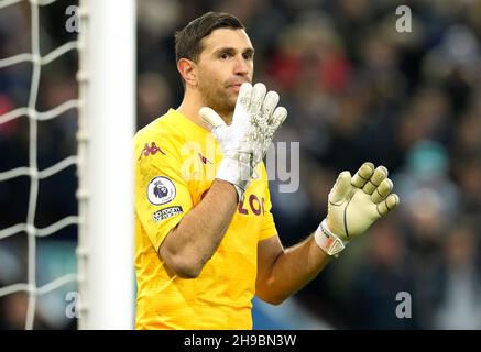 Birmingham, England, 5th. Dezember 2021. Emiliano Martinez von Aston Villa während des Spiels der Premier League in Villa Park, Birmingham. Bildnachweis sollte lauten: Andrew Yates / Sportimage Stockfoto