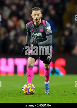 Birmingham, England, 5th. Dezember 2021. James Maddison von Leicester City während des Premier League-Spiels in Villa Park, Birmingham. Bildnachweis sollte lauten: Andrew Yates / Sportimage Stockfoto