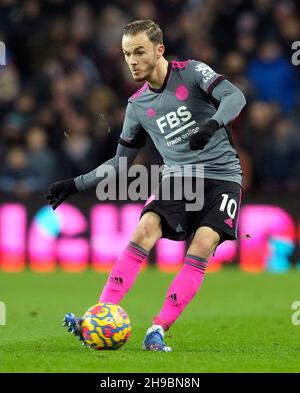 Birmingham, England, 5th. Dezember 2021. James Maddison von Leicester City während des Premier League-Spiels in Villa Park, Birmingham. Bildnachweis sollte lauten: Andrew Yates / Sportimage Stockfoto