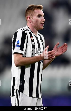 Turin, Italien. 05. Dezember 2021. Dejan Kulusevski von Juventus FC zeigt sich während des Fußballspiels der Serie A zwischen dem FC Juventus und dem FC Genua. Kredit: Nicolò Campo/Alamy Live Nachrichten Stockfoto