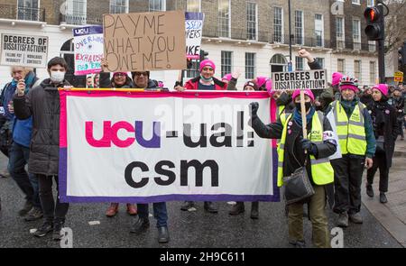 London, Großbritannien. 3rd Dez 2021. Kundgebung der UCU und marsch zur City of London in Solidarität mit dem Hochschulstreik. Stockfoto