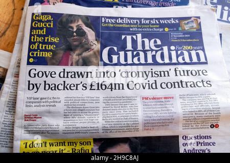 Michael 'Gove in die 'Vetternwirtschaft Furore gezogen durch Unterstützer £164m Covid Contracts' Guardian Zeitung Titelseite Schlagzeile am 17. November 2021 in London UK Stockfoto