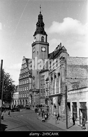 Olsztyn, 1947-10. Nowy ratusz. Wybudowany w latach 1912-1926 r., wówczas siedziba Urzêdu Wojewódzkiego. wb/gr PAP Dok³adny dzieñ wydarzenia nieustalony. Olsztyn, 1947. Oktober. Ein neues Rathaus, erbaut 1912-1926, damals Sitz des Provinzialamtes. wb/gr PAP Stockfoto