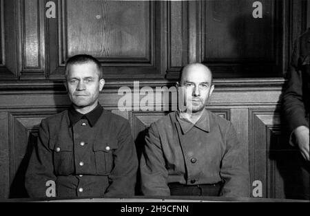 Gdañsk, 1947-10. Proces grupy funkcjonariuszy niemieckiego obozu konzentracyjnego w Stutthofie, w dniach od 8 do 31 paŸdziernika. S¹dzono 24 SS-manów i jednego wiêŸnia funkcyjnego. W wniku procesu skazano na karê œmierci: Kierownika III Wydzia³u SS Hauptsturmführera Teodora Meyera, komendanta obozu ¿ydowskiego SS Oberscharführera Ewalda Fotha, SS Oberscharführera Alberta Paulitza, SS Unterscharführera Fritza Petersa, SS Oberscharführera Hansa Racha, SS Rottenführera Karla Zurella, SS Unterscharführera rottenführera, SS Paula Rottenführera, SS Al Rottenführera, SS Stockfoto