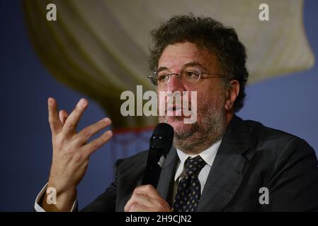 Rom, Italien. 05th Dez 2021. Gaetano Savatteri, Journalist während der â&#x80;&#x9c;Piu libri piu liberi' The National Fair of Small and Medium Publishing, Nachrichten in Rom, Italien, Dezember 05 2021 Quelle: Independent Photo Agency/Alamy Live News Stockfoto