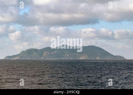 Panoramablick auf die Insel Gorgona, Livorno, Italien Stockfoto
