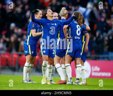 LONDON, England - 05. DEZEMBER: Die Chelsea-Frauen Sam Kerr feiert ihr Ziel im Vitality Women's FA Cup Finale 2021 zwischen Arsenal und Chelsea im We Stockfoto