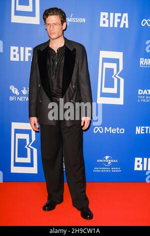 Old Billingsgate, London, Großbritannien. 5. Dezember 2021. James Norton nimmt an den BRITISCHEN INDEPENDENT FILM AWARDS 2021 Teil. . Bild von Julie Edwards./Alamy Live News Stockfoto