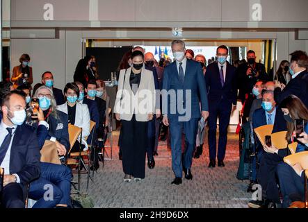 Paris, Frankreich. 06th Dez 2021. Kronprinzessin Victoria von Schweden im Pavillon Vendome in Paris, am 06. Dezember 2021, um an einem französisch-schwedischen Wirtschaftsgipfel teilzunehmen und eine Rede zu halten Kredit: Albert Nieboer/Netherlands OUT/Point de Vue OUT/dpa/Alamy Live News Stockfoto