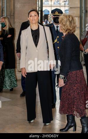 Paris, Frankreich. 06th Dez 2021. Kronprinzessin Victoria von Schweden im Pavillon Vendome in Paris, am 06. Dezember 2021, um an einem französisch-schwedischen Wirtschaftsgipfel teilzunehmen und eine Rede zu halten Kredit: Albert Nieboer/Netherlands OUT/Point de Vue OUT/dpa/Alamy Live News Stockfoto