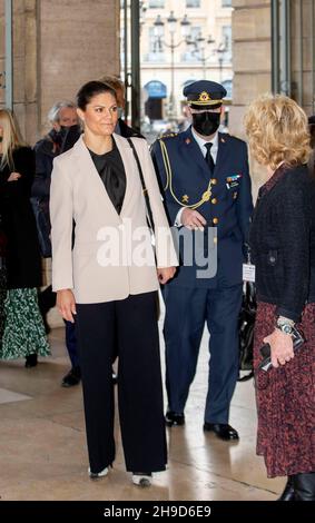 Paris, Frankreich. 06th Dez 2021. Kronprinzessin Victoria von Schweden im Pavillon Vendome in Paris, am 06. Dezember 2021, um an einem französisch-schwedischen Wirtschaftsgipfel teilzunehmen und eine Rede zu halten Kredit: Albert Nieboer/Netherlands OUT/Point de Vue OUT/dpa/Alamy Live News Stockfoto