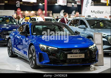 Riga, Lettland, 24. Sep 2021: Audi e-tron GT Elektro-Supersportwagen Premiere auf einer Automobilausstellung, Modell 2021, Vorderansicht Stockfoto