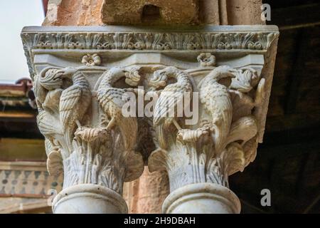 Säulenkapitell, Kreuzgang, Benediktinerkloster, Kathedrale Santa Maria Nuova, Monreale, Sizilien, Italien Stockfoto