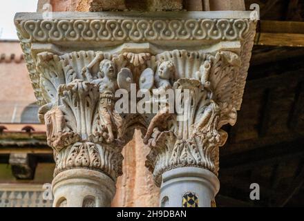 Säulenkapitell, Kreuzgang, Benediktinerkloster, Kathedrale Santa Maria Nuova, Monreale, Sizilien, Italien Stockfoto