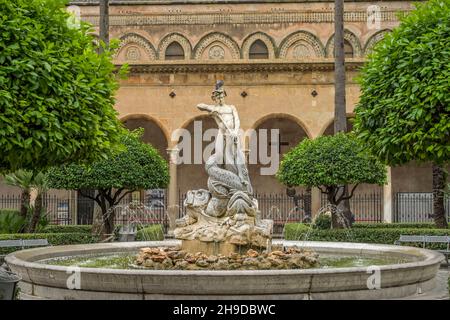 Brunnen auf der Piazza Vittorio Emanuele, Kathedrale Santa Maria Nuova, Monreale, Sizilien, Italien Stockfoto