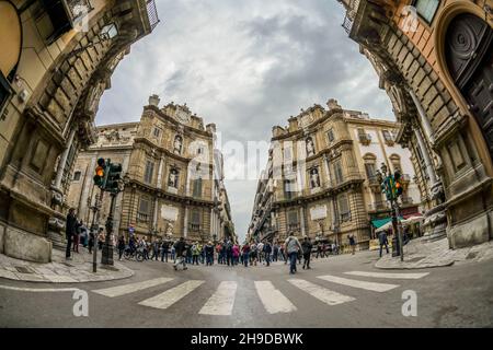 Piazza Quattro Canti, Palermo, Sizilien, Italien Stockfoto