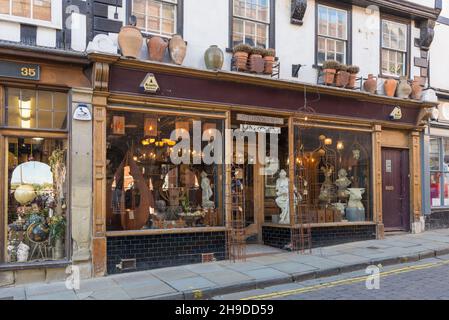 Kaufen Sie Antiquitäten und Second Hand Waren in Ross-on-Wye, Herefordshire Stockfoto