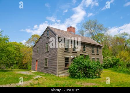 Das Jacob Whittemore House ist eine historische Stätte des amerikanischen Revolutionskrieges, die 1716 im Minute man National Historic Park in der Stadt Lexington, Massachu, erbaut wurde Stockfoto