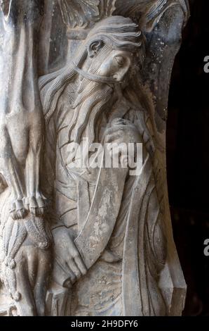 Moissac, Abtei Saint-Pierre, Portal der Klosterkirche, Trumeaufeiler mit Prophet Jeremias Stockfoto