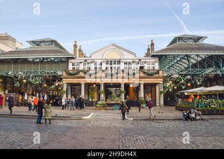 Covent Garden Market Exterieur, London, Großbritannien, 29. November 2021. Stockfoto