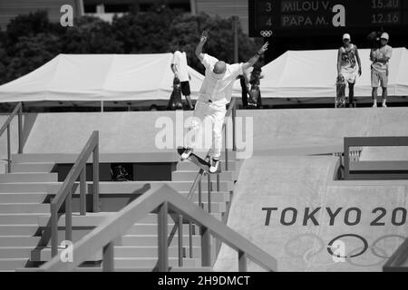 25th. JULI 2021 - TOKIO, JAPAN: Vincent MILOU aus Frankreich in Aktion während des Trick 1 des Skateboarding Men's Street Vorspiels beim Ariake Urban Sports Stockfoto