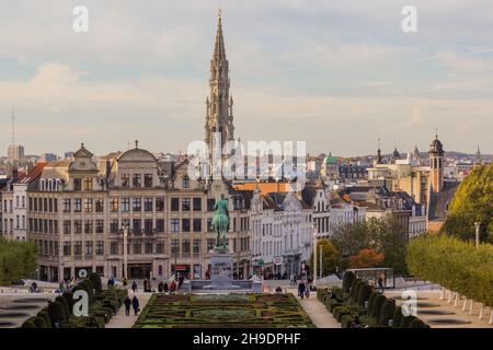 BRÜSSEL, BELGIEN - 3. NOV 2018:Blick auf die Skyline vom Mont des Arts Garden in Brüssel, der Hauptstadt Belgiens Stockfoto