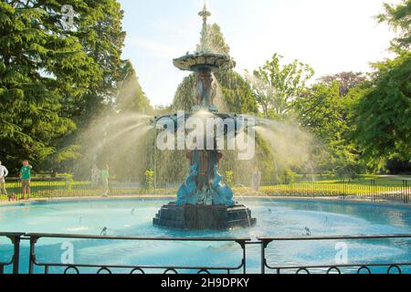 Der spektakuläre „Pfau“-Brunnen im Botanischen Garten von Christchurch, der sich am 27. November 2010 in der Innenstadt von Christchurch, Neuseeland, befindet Stockfoto