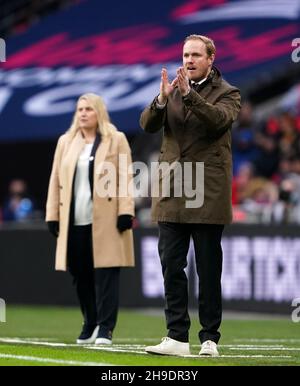 Arsenal-Manager Jonas Eidefall auf der Touchline beim Finale des Vitality Women's FA Cup im Wembley Stadium, London. Bilddatum: Sonntag, 5. Dezember 2021. Stockfoto