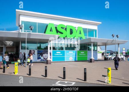 Geschäfte, Einkaufen, Einzelhandel, Outlets, AT, Anchor Retail Park, umfassen, Asda Hartlepool Superstore, Matalan, Next, Marks and Spencer, M&S, foodhall, AT, in, On, Marina Way, Anchor Retail Park, Hartlepool, A, groß, Hafen, Stadt, On, Küste, Küste, von,County Durham,North East, England,Englisch,Großbritannien,Großbritannien,Großbritannien Stockfoto