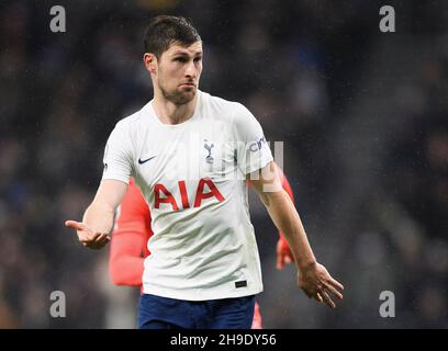 London, Großbritannien. 05th Dez 2021. 5. Dezember - Tottenham Hotspur gegen Norwich City - Premier League - Tottenham Hotspur Stadium Ben Davies während des Premier League Spiels im Tottenham Hotspur Stadium, London. Bildnachweis: Kredit: Mark Pain/Alamy Live Nachrichten Stockfoto