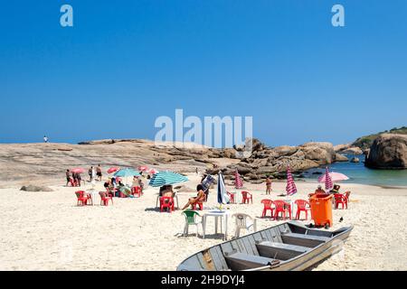 Gemeinschaftsveranstaltung für handwerkliche Fischerei, Piritininga Beach, Rio de Janeiro, Brasilien Stockfoto