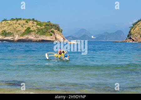 Gemeinschaftsveranstaltung für handwerkliche Fischerei, Piritininga Beach, Rio de Janeiro, Brasilien Stockfoto