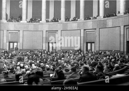 Warszawa, 1947-10-29. Posiedzenie Sejmu. NZ. pos³owie na sali plenarnej. ps/gr PAP Warschau, 29. Oktober 1947. Der Sejm in der Sitzung. Im Bild: Der Plenarsaal. ps/gr PAP Stockfoto