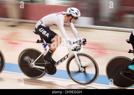 Gavin Hoover während des Punkterennens, Teil des Omnium-Events bei den Olympischen Spielen 2020 in Tokio Stockfoto