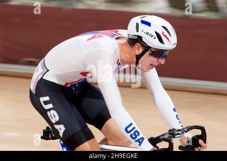 Gavin Hoover während des Punkterennens, Teil des Omnium-Events bei den Olympischen Spielen 2020 in Tokio Stockfoto