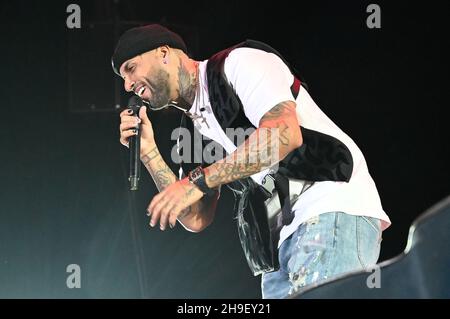 Madrid, Spanien. 06th Dez 2021. Die Aufnahmemonistin Nicky Jam tritt auf der Bühne des Wizink Center in Madrid auf. Kredit: SOPA Images Limited/Alamy Live Nachrichten Stockfoto