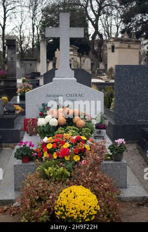 Das Grab von Jacques Chirac ehemaliger Premierminister von Frankreich und Bürgermeister von Paris Montparnasse Friedhof, Paris, Frankreich Stockfoto