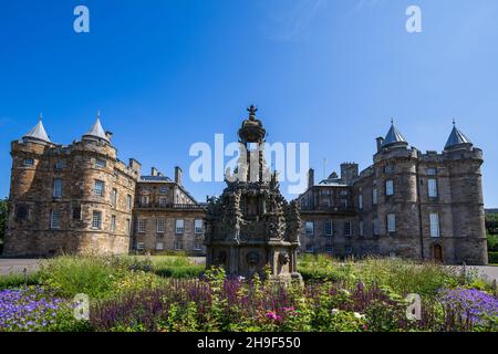 Detail der zerstörten Holyrood Abbey im Palace of Holyroodhouse in Edinburgh, Schottland, Großbritannien Stockfoto