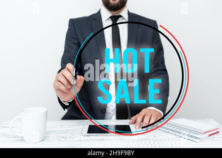 Schild, das heißen Verkauf anzeigt, Wort geschrieben auf Putting Produkte auf hohen Rabatt Great price Black Friday presenting Communication Technology Smartphone Vo Stockfoto