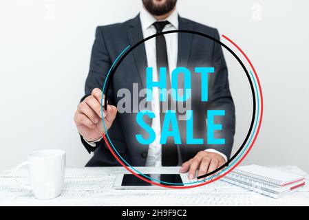 Schild, das heißen Verkauf anzeigt, Wort geschrieben auf Putting Produkte auf hohen Rabatt Great price Black Friday presenting Communication Technology Smartphone Vo Stockfoto