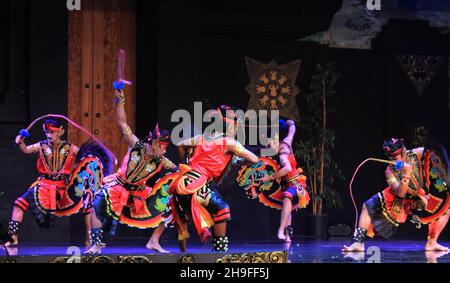 Photo Editorial, 04. April 2021, TMII, Taman Mini Indonesia Indah, East Java Pavilion oder Anjungan, 28. November 2021, Jaranan oder Bamboo Horse Traditiona Stockfoto