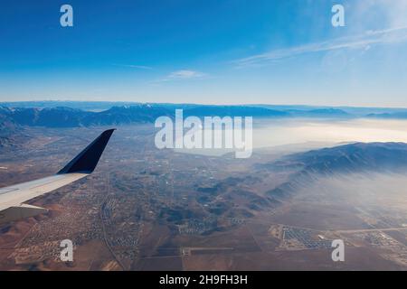 Luftaufnahme des Utah Lake und der Stadt in Utah, USA Stockfoto