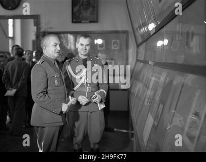 Warszawa, 1948-02-21. Muzeum Wojska Polskiego. Otwarcie wystawy Stulecia Wiosny Ludów. msa PAP Warschau, 21. Februar 1948. Das Museum Der Polnischen Armee. Die Eröffnung der Ausstellung anlässlich des hundertjährigen Bestehens des Sprignens der Nationen. msa PAP Stockfoto