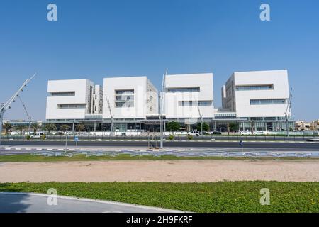 DOHA, KATAR - 13. NOV 2021: Das Gebäude 2022 ist das erste Gebäude der Welt in Form eines Jahres in der Aspire Zone Doha, Katar. Stockfoto